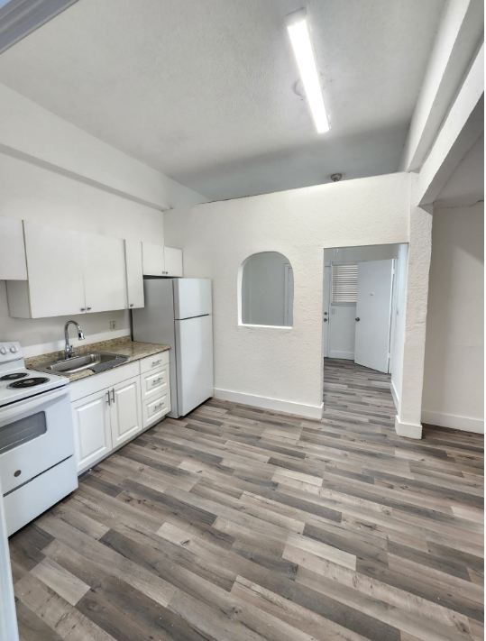 2300 W Flagler St - 22