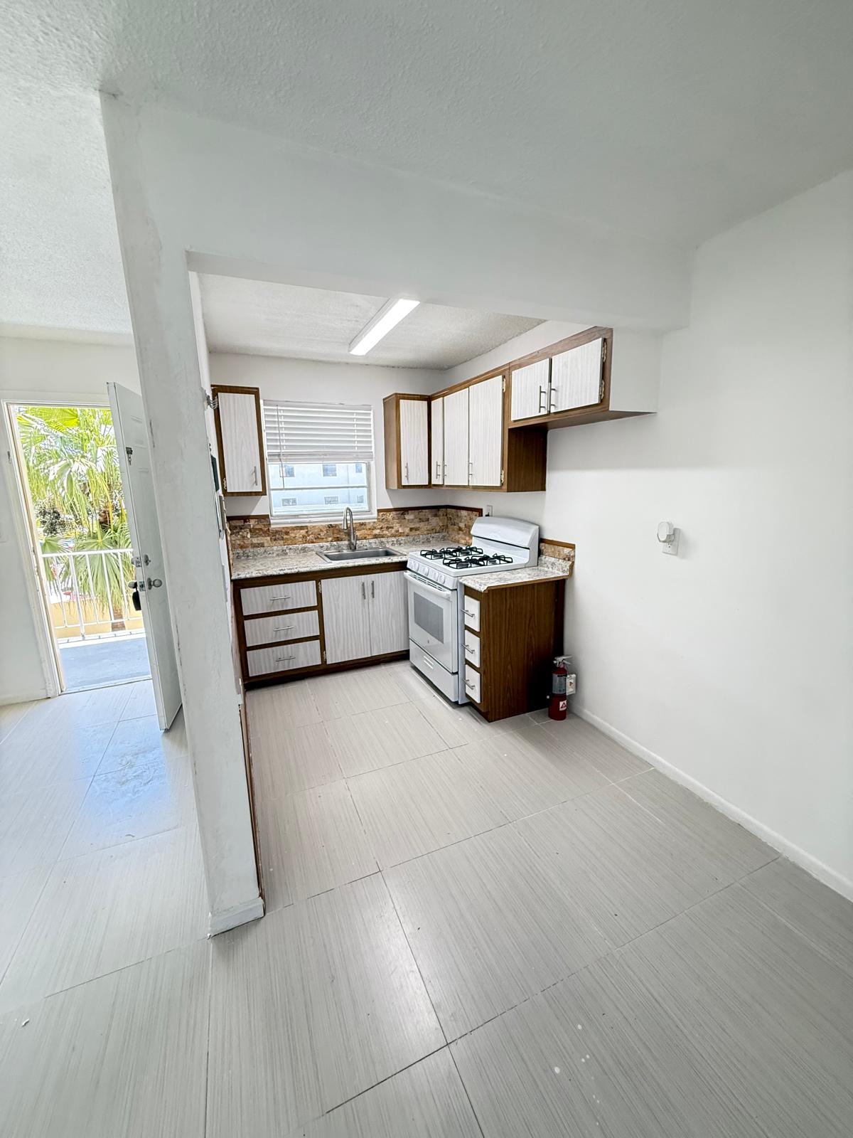 2799 E 4th Ave. - 13