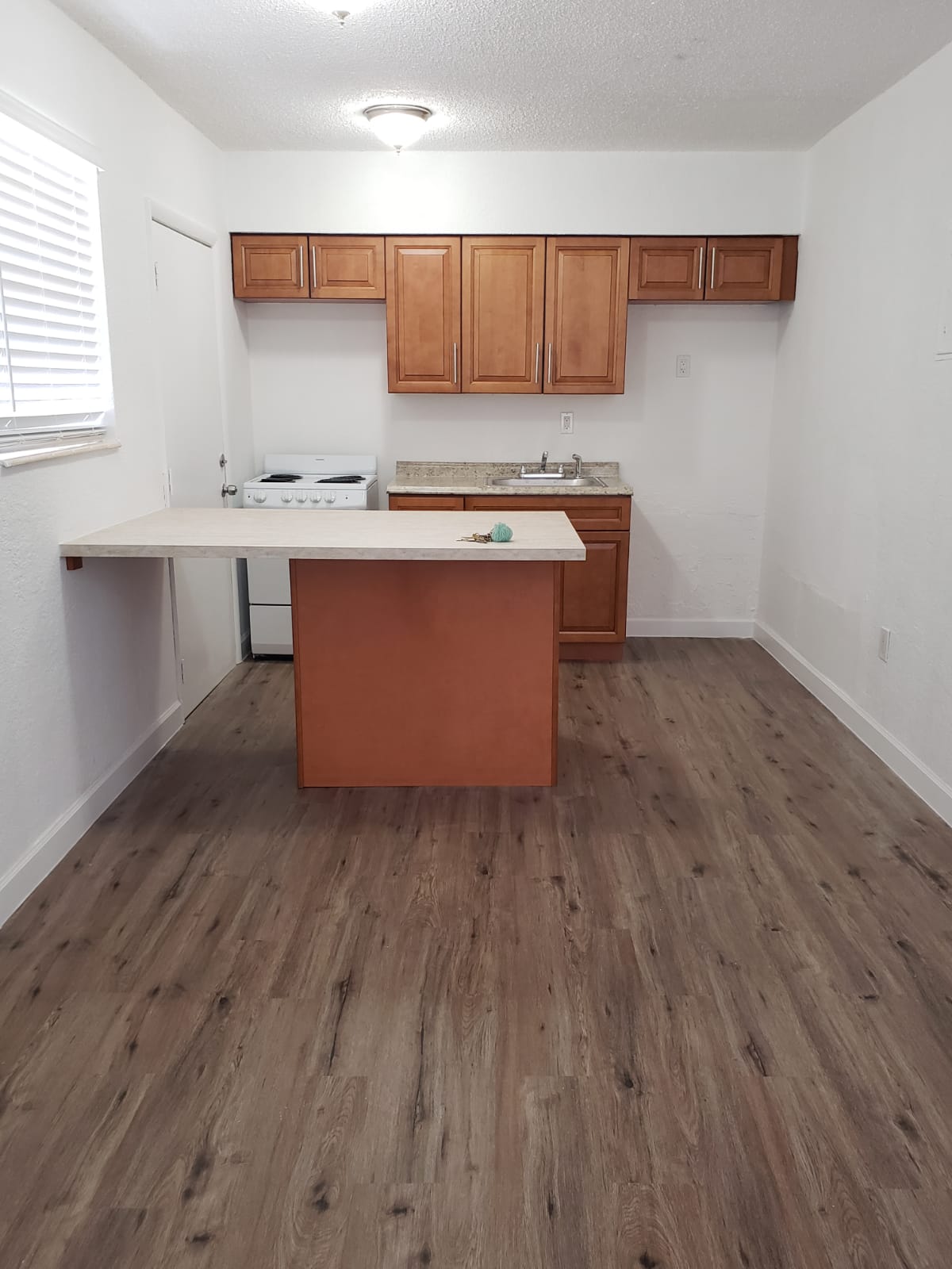 7155 W 14th Ct - 01