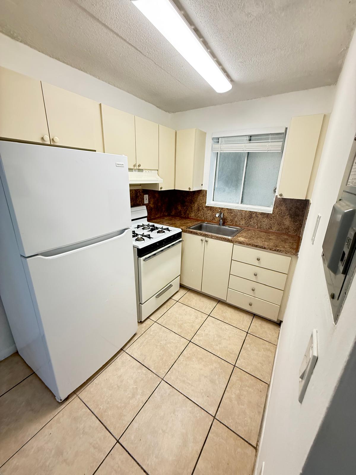 2799 E 4th Ave. - 02